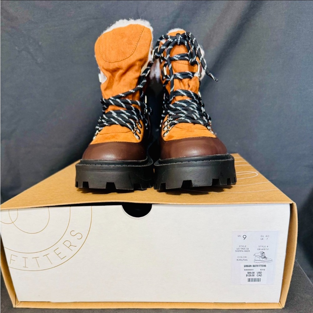 Urban Outfitters UO Size 9 Women's Boots Tina Colorblock Sherpa Hiker